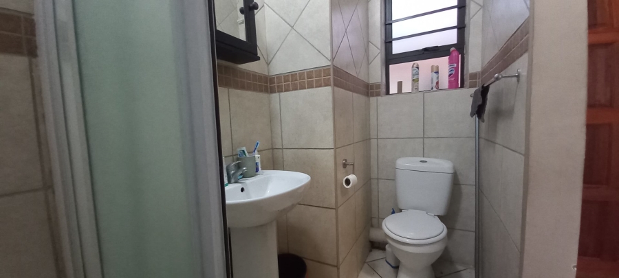 1 Bedroom Property for Sale in Vredenhof Sh Free State